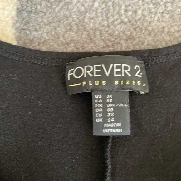 Cute simple dress! - Picture 3 of 3